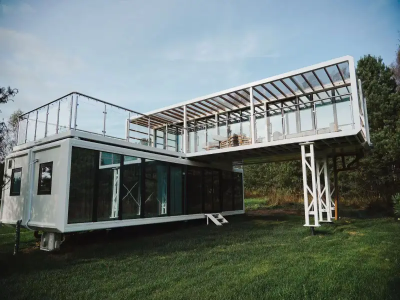 The SXKON Apple Cabin: Luxury Living Inside Reinvented Shipping Containers